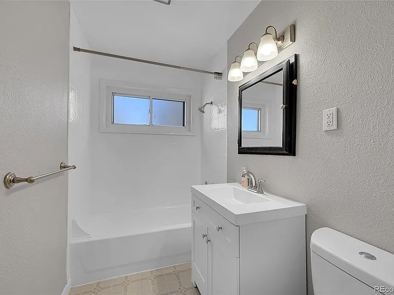 5635 Nebraska Way — Photo 19