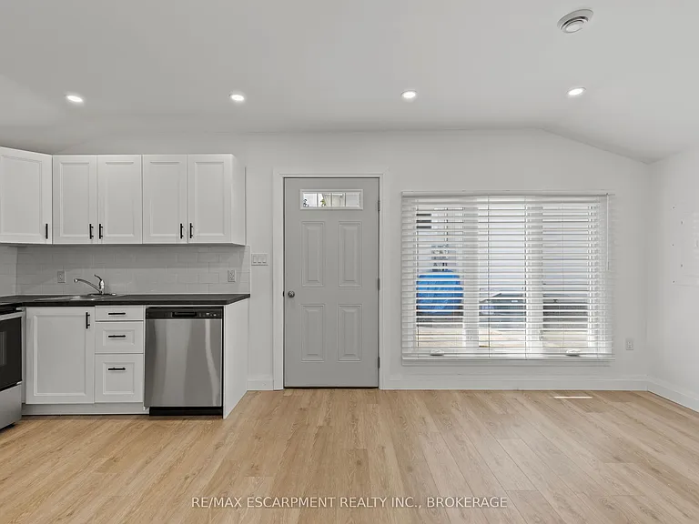 362 Gatfield Ave #2 — Photo 2