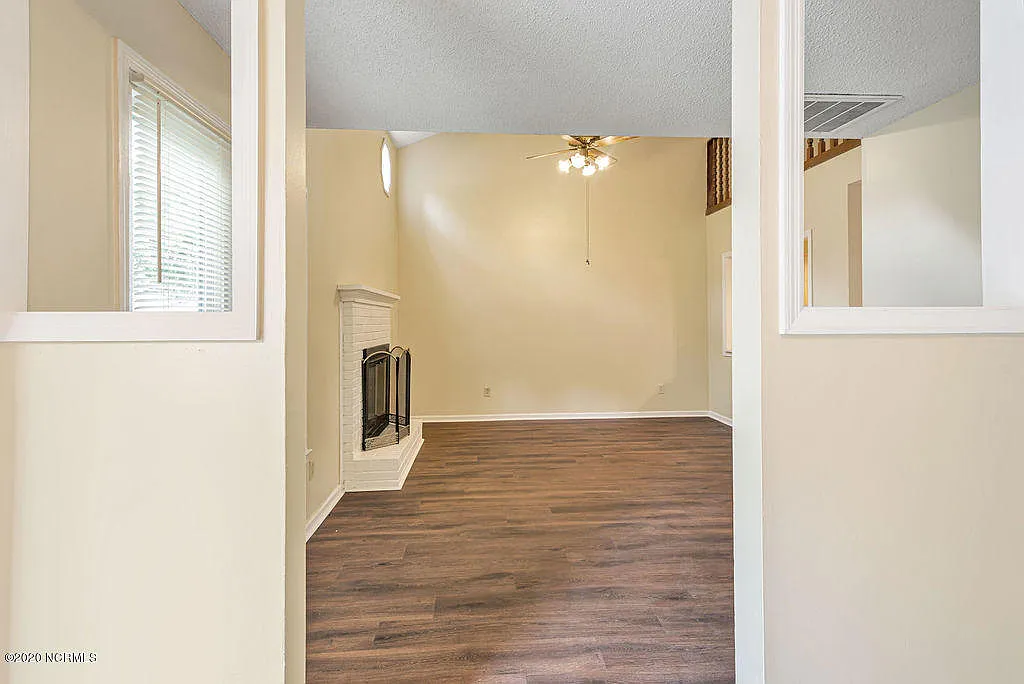 4 bed, 2.5 bath, 1563 sqft, $1,550 — Photo 4