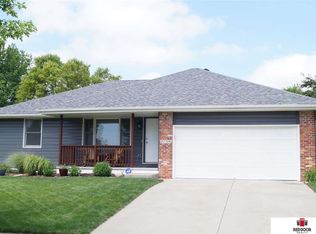 2138 Philadelphia Dr, Lincoln, NE 68521