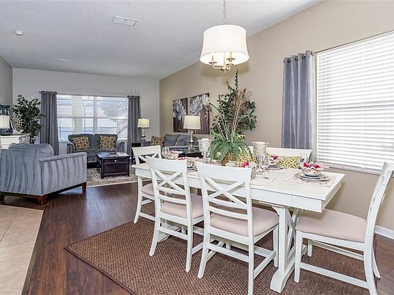 4th image of 866 Sussex Dr