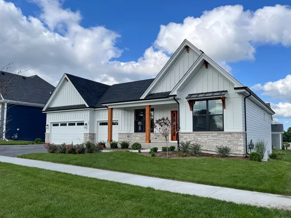 501 Robyn Ln, Saint Charles, IL 60174