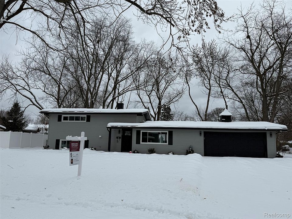 1st image of 3568 Warringham Ave