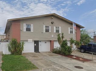 924 W Monterey Ct, Gretna, LA 70056