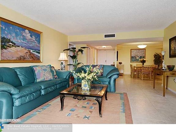 4th image of 611 SE 7th St APT 402