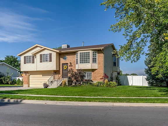 2nd image of 11092 S Hawkwood Dr