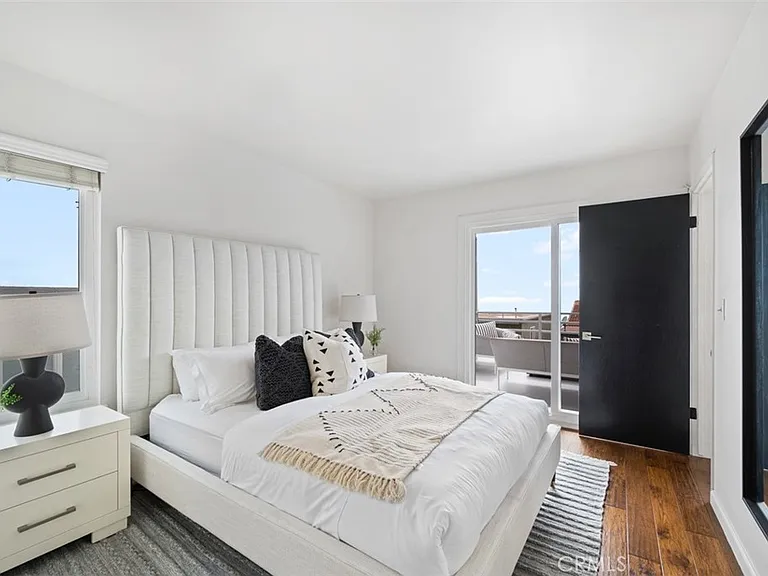 1059 Miramar St — Photo 15