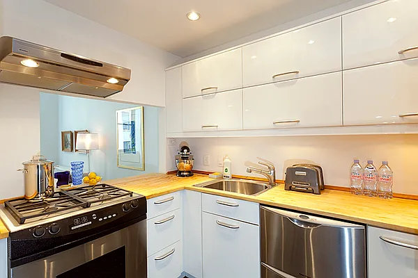 Sold by Brown Harris Stevens | media 9