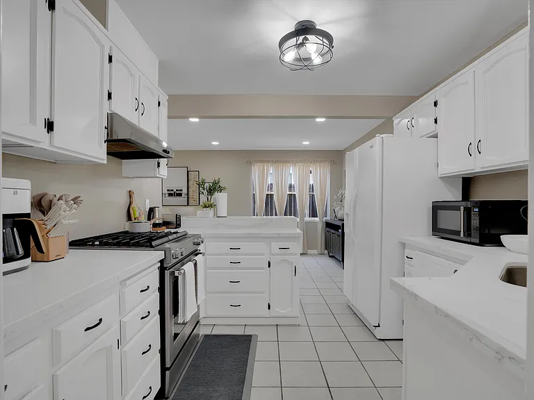 Meadowbrook Dr — Photo 5