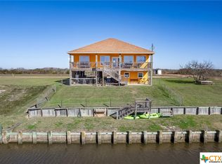 262 Sunidolphin Dr, Port Lavaca, TX 77979