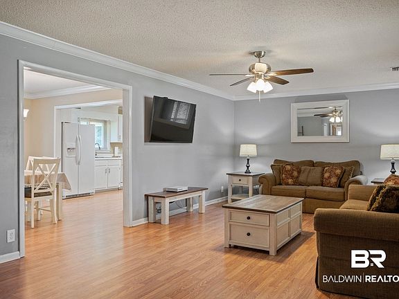 4th image of 45716 Ann Ave