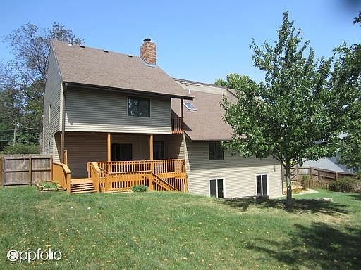 3rd image of 640 E McArthur Dr