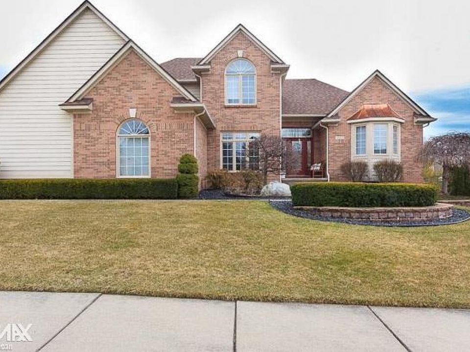 1st image of 56472 Dickens Dr