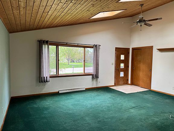 3rd image of 407 Silver Lake Dr