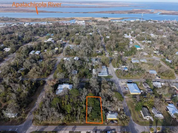 193 10th St, Apalachicola, FL 32320
