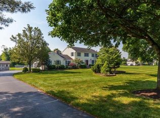 7 Shurts Rd, Flemington, NJ 08822