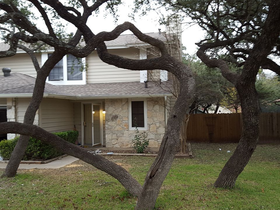 Live Oaks shade the entire lot.