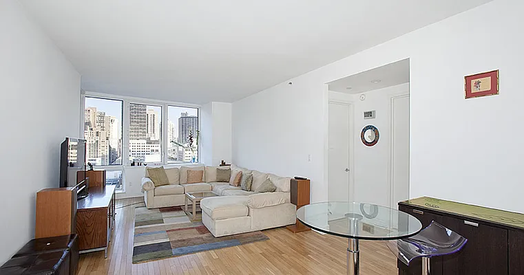 Sold by BLU Real Estate | media 4