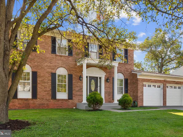 117 Cardinal Glen Cir, Sterling, VA 20164