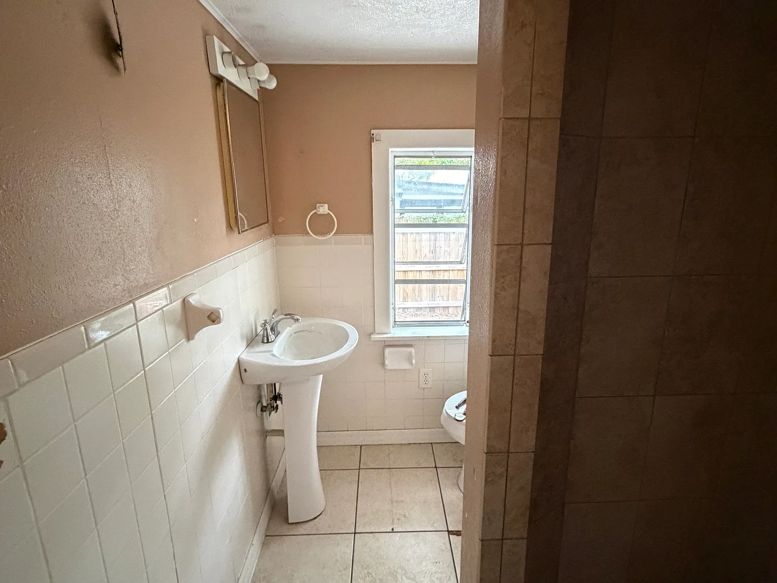 3 bed, 1250 sqft, $1,500 — Photo 4