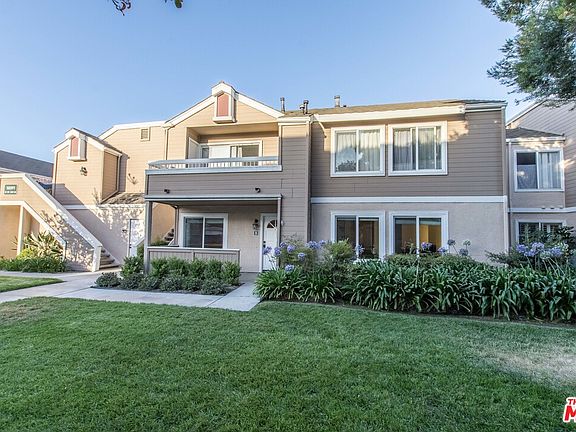 3rd image of 10391 E Briar Oaks Dr APT B