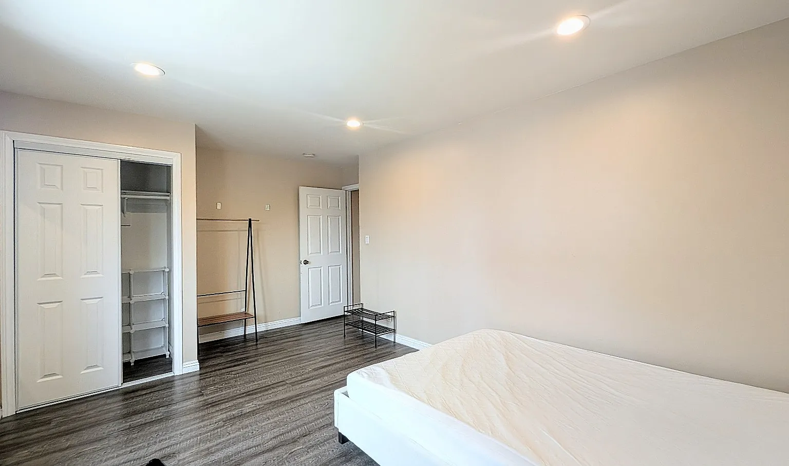 4 bed, 1350 sqft, $1,125 — Photo 2
