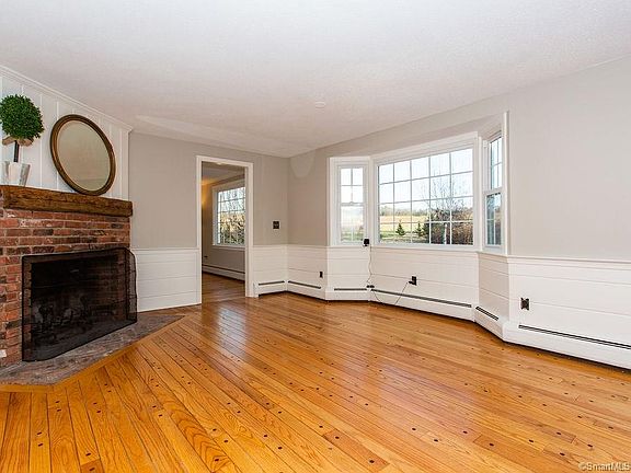 3rd image of 74 Blueberry Ln