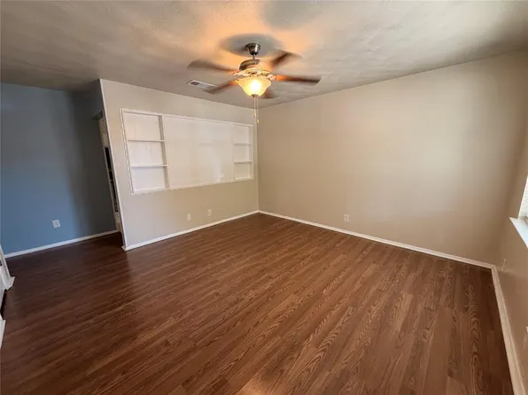 825 Bryan Dr, Bedford, TX 76022