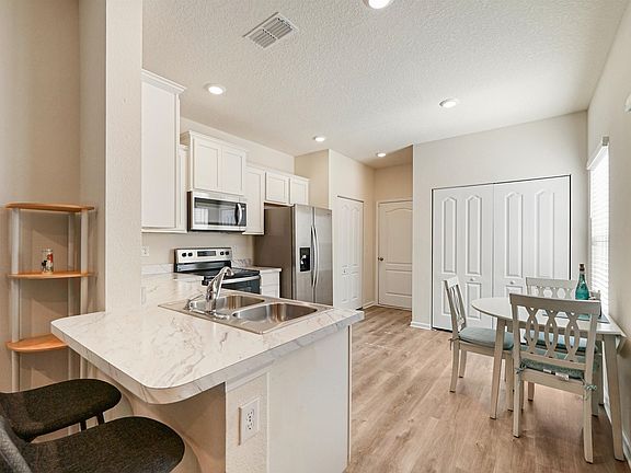 3rd image of 332 Pistachio Pl