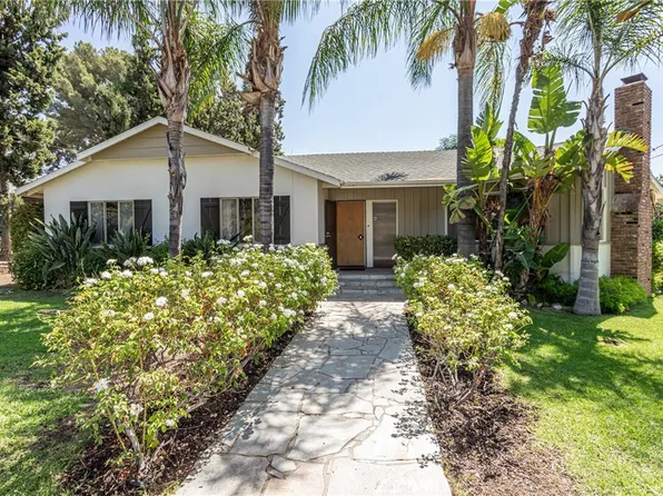 10568 Wheatland Ave, Sunland, CA 91040