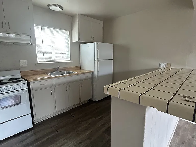 122 Blackburn St #1 — Photo 2
