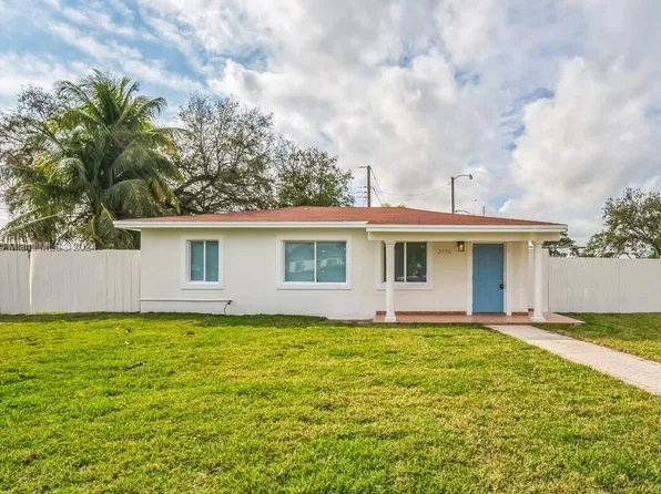 2570 NW 152nd St, Miami Gardens, FL 33054