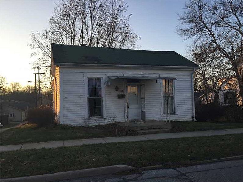1st image of 216 N Center St