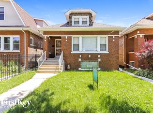 2848 W Fletcher St, Chicago, IL 60618