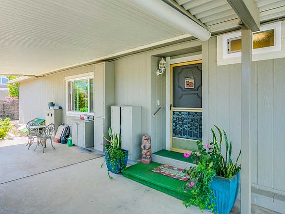 3rd image of 14 Poinsettia Gardens Dr #14