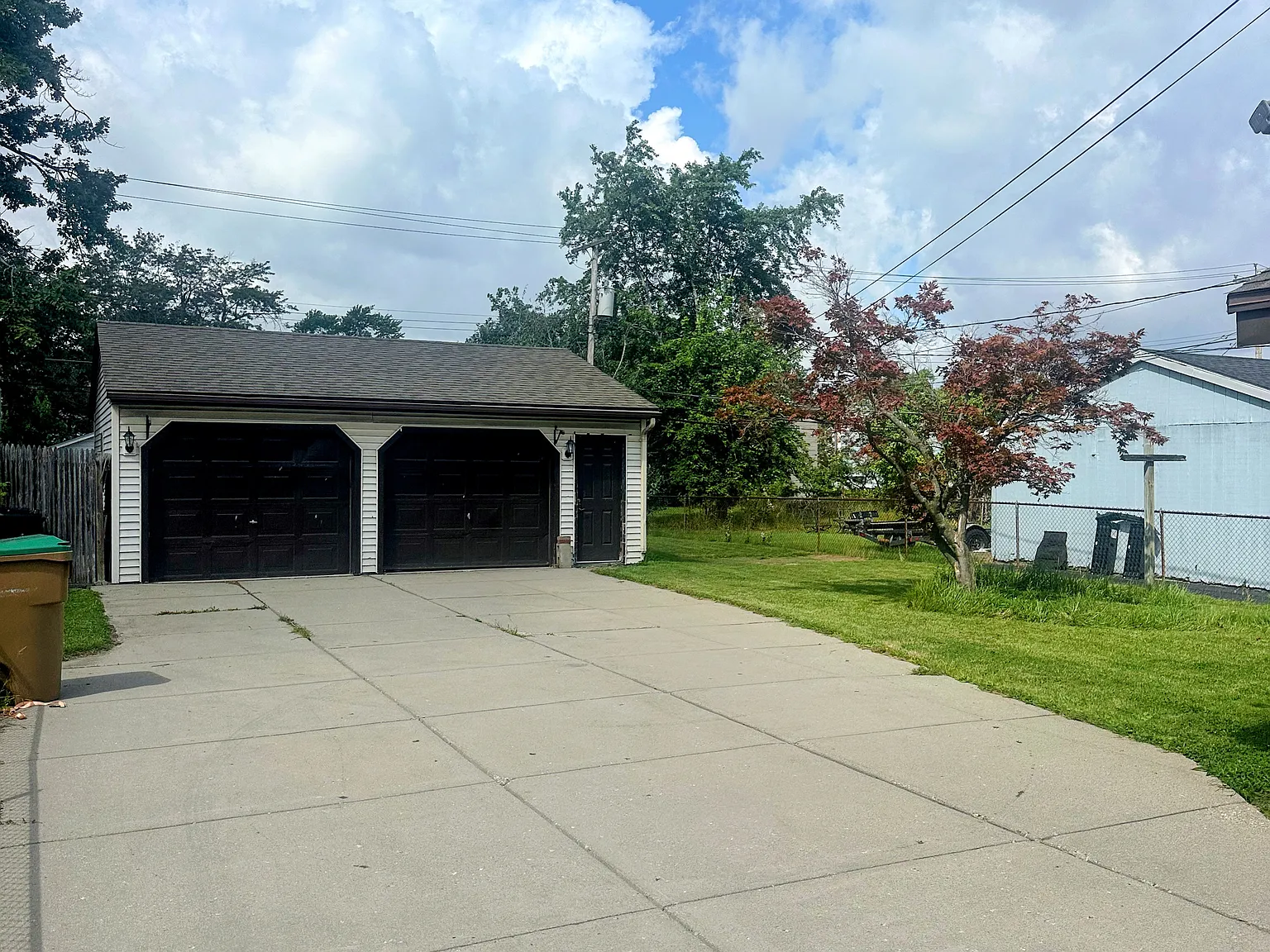 2 bed, 1.5 bath, 1300 sqft, $1,500 — Photo 3