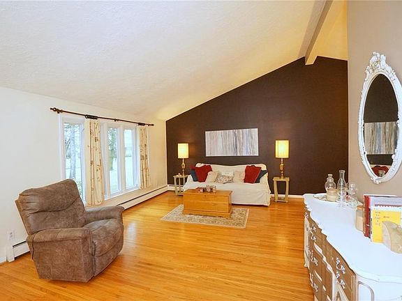4th image of 512 Cottonwood Dr
