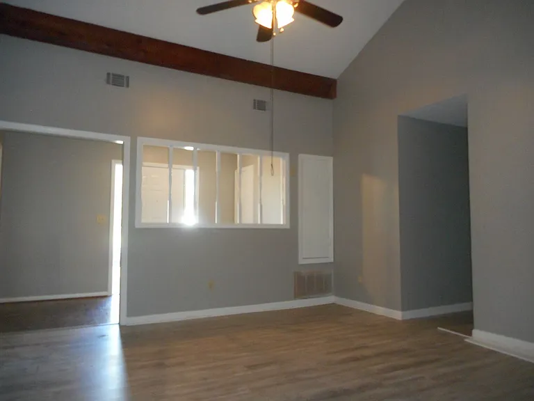 2825 Crosscreek Rd — Photo 5