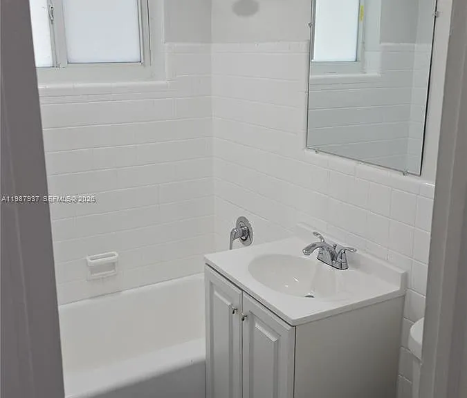 9270 E Bay Harbor Dr #10A — Photo 2