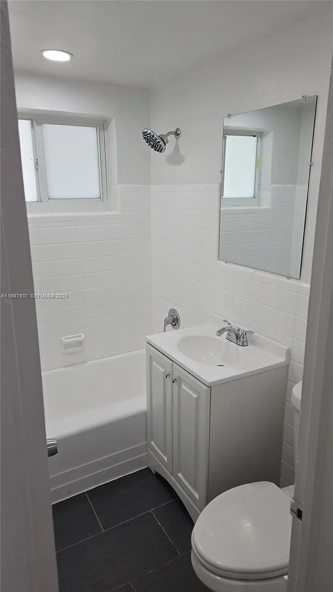 Building Photo - 9270 E Bay Harbor Dr #10A