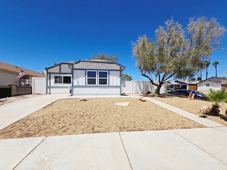 4419 Fairmont Cir — Photo 3
