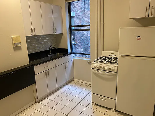 Rented by Landmark Real Estate | media 14