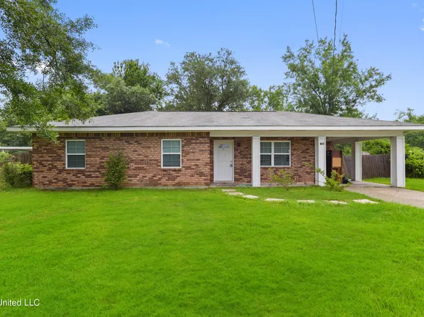 708 Birch St, Waveland, MS 39576
