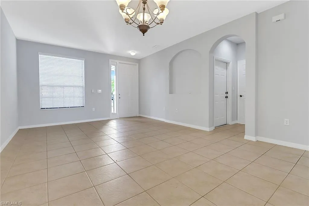 3 bed, 2.5 bath, 1667 sqft, $2,500 — Photo 2