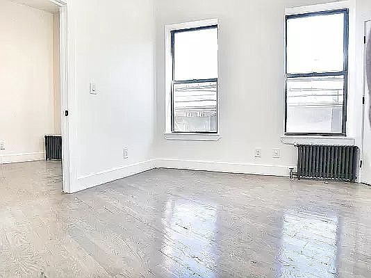 4th image of 53-23 Roosevelt Ave #1