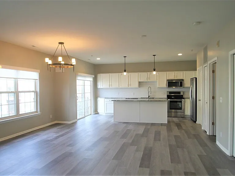 3243 Camden Dr #118 — Photo 5