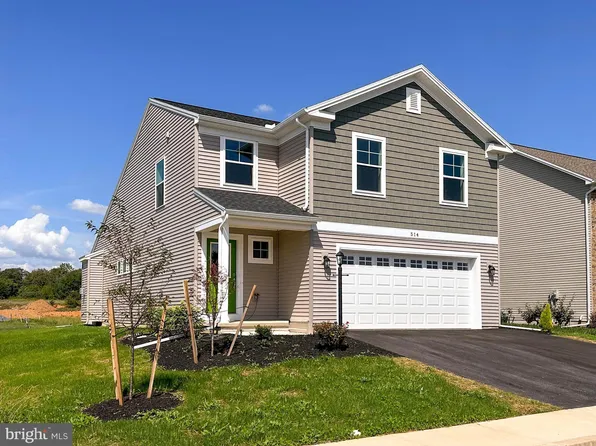 514 Cambridge Ln, Shippensburg, PA 17257