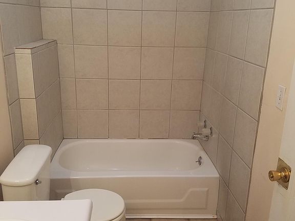 4th image of 208 E Hill Ave #1/2