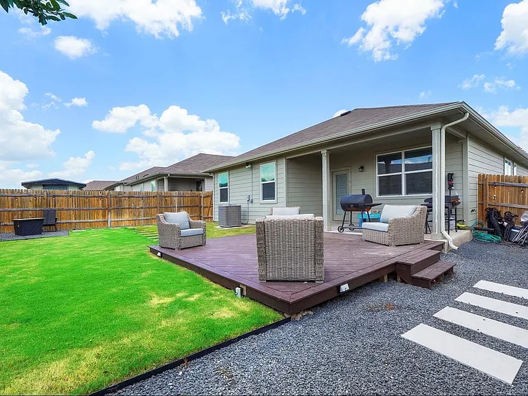 217 Evergreen Sumac Loop — Photo 3