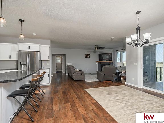 4th image of 114 Sunset Dr